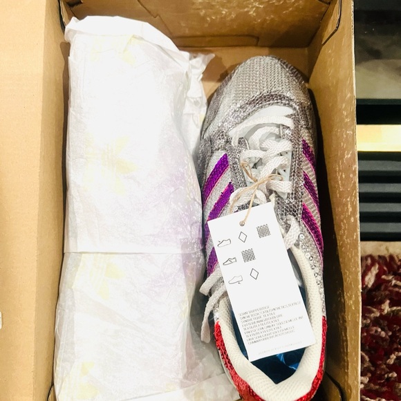 Adidas women’s glitter sneakers, silver multicolor , size 6 - Picture 7 of 8